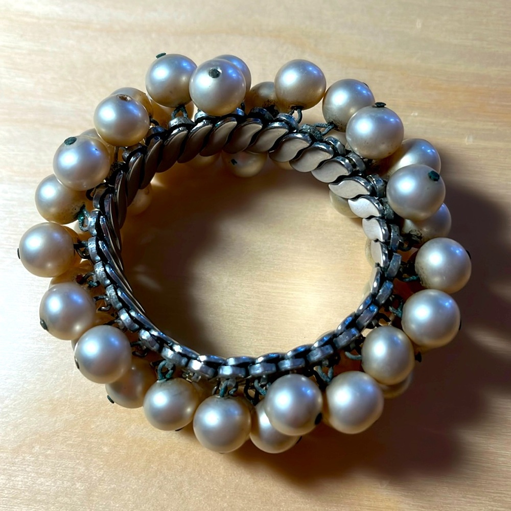 Vintage Costume Jewelry Pearl Bracelet